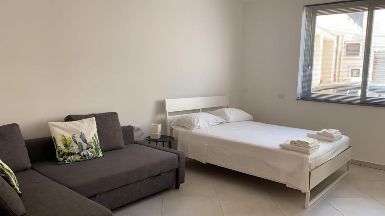 Carolina Apartments - Monolocale Capo d'Orlando Bagian luar foto